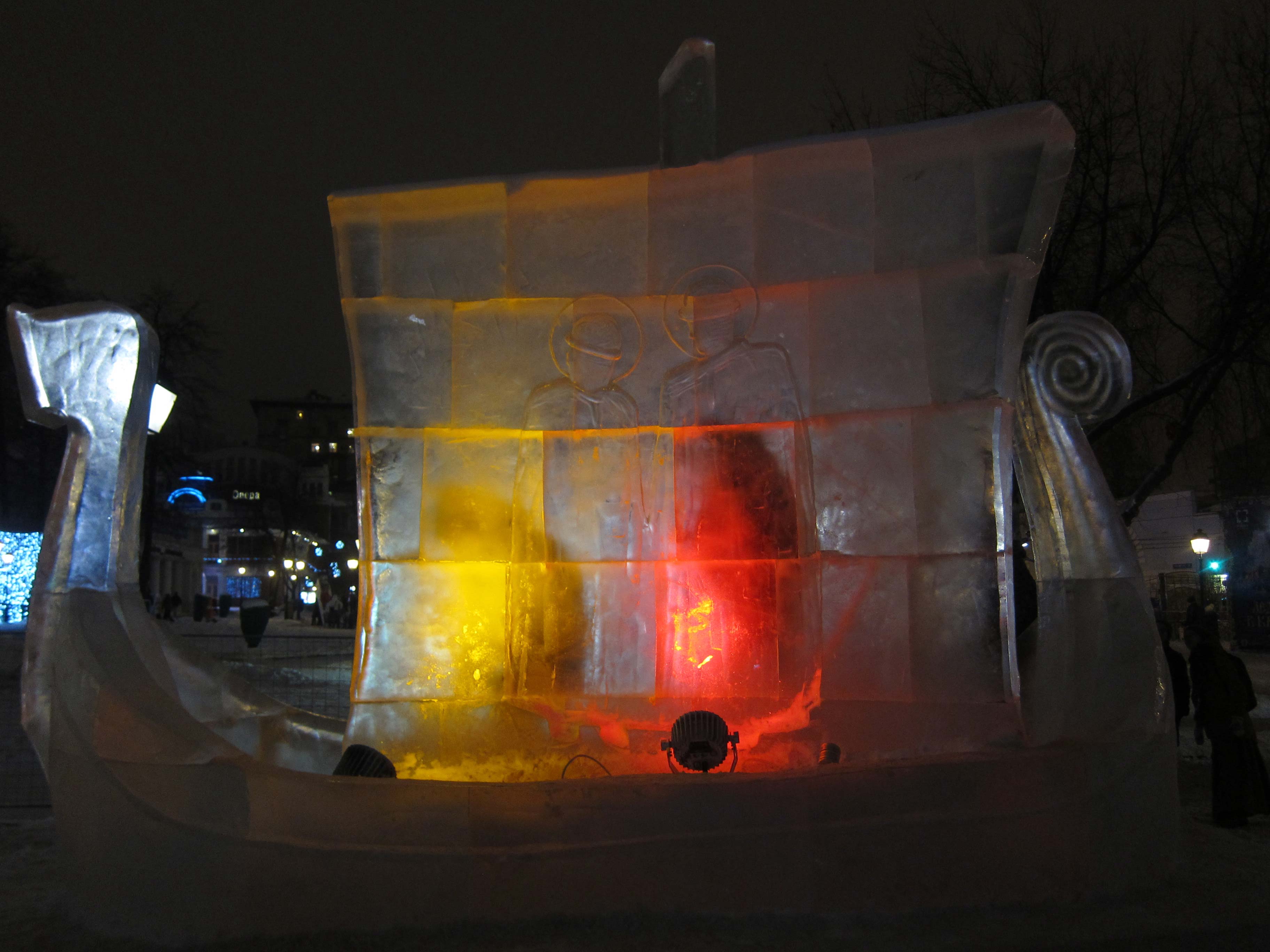 Sculptures de glace à Moscou: une belle invasion viking au jardin de l'Ermitage